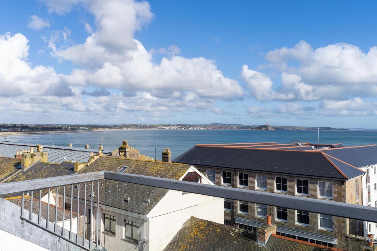 Stunning Views Over Mounts Bay With Balcony Пензанс Екстер'єр фото